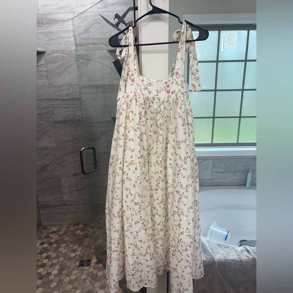 Charming Floral Dress in Cream